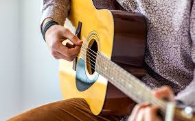 Guitar playing techniques
